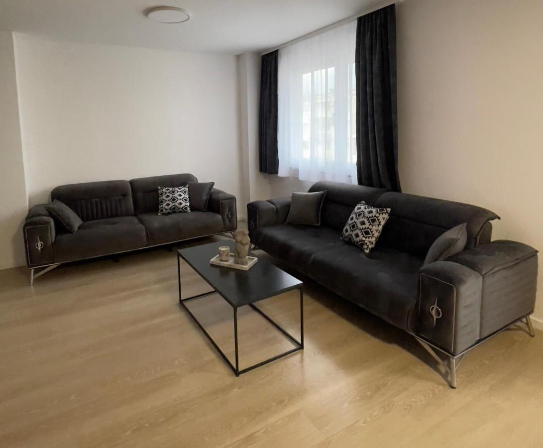 Ferienwohnung Apartman Lux Zepce Exterior foto